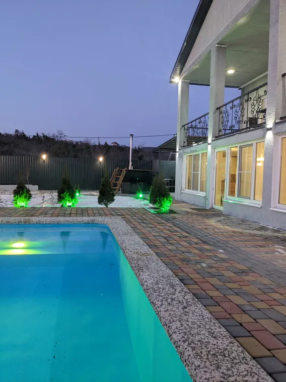 Вилла с теплым бассейном, баней и чаном в окрестностях Абрау-Дюрсо