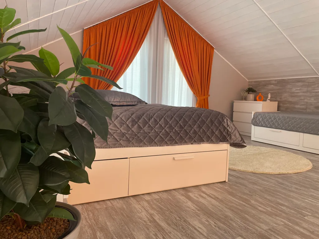 Дом в стиле барнхаус с тёплым бассейном и сауной