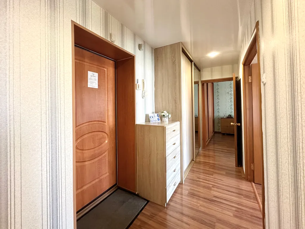 Уютная двухкомнатная на Заре с двумя кроватями