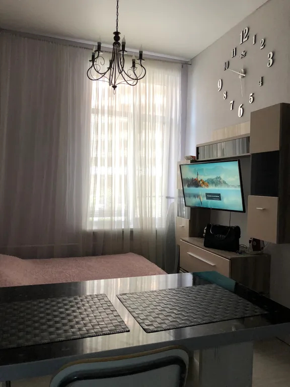 Квартира-студия возле метро