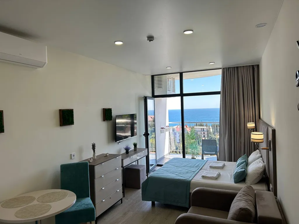 Квартира Апартамент с видом на море — аренда посуточно в Алушта