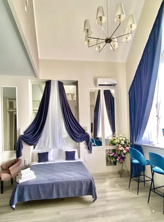 Панорамный люкс с джакузи и камином