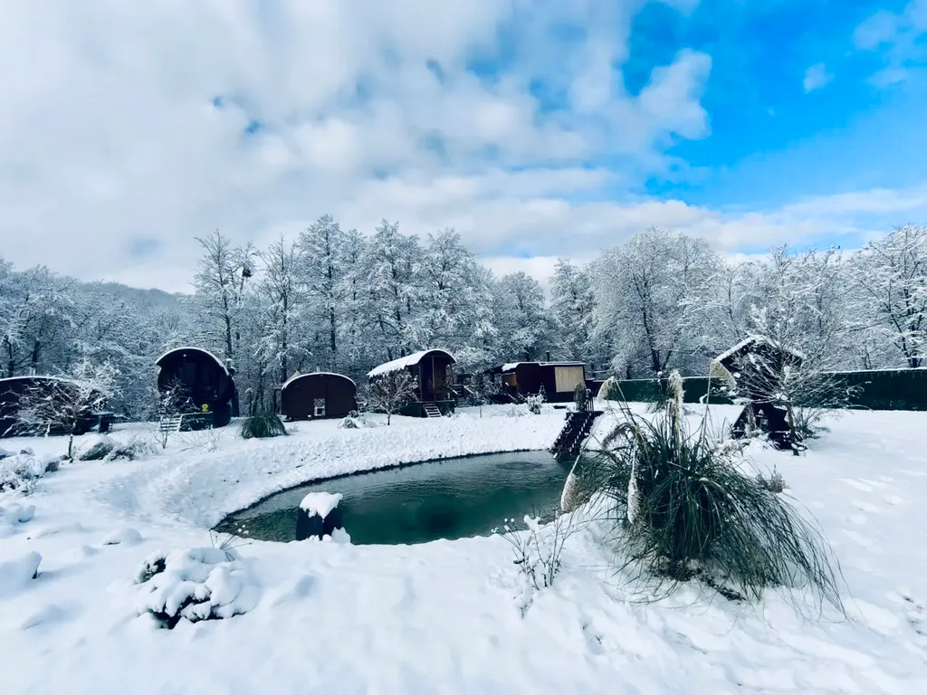 Квартира Квартира Дом у реки с видом на горы с баней и купелью — Горячий Ключ