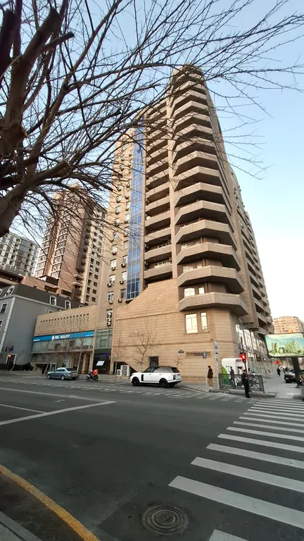 2-комнатная квартира в новопостроенном доме в центре