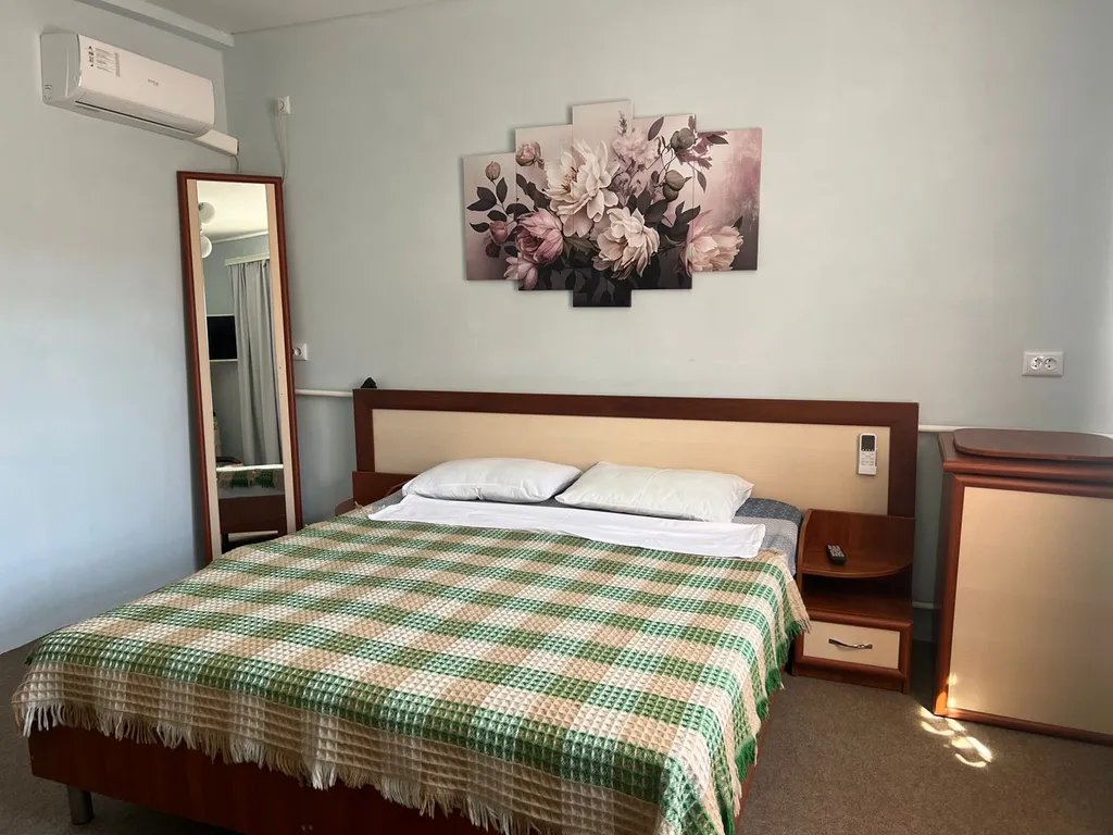 Коттедж Часть дома с кухней и двором – центр, 5 мин до пляжа — Геленджик