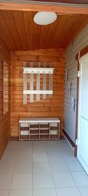 Уютный двухэтажный дом на берегу озера Селигер