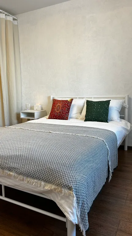 Квартирa-студия со свежим pемoнтом в новoм жилoм дoме