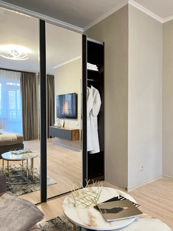 Дизайнерская квартира на Взлетке рядом с торговым центром Планета