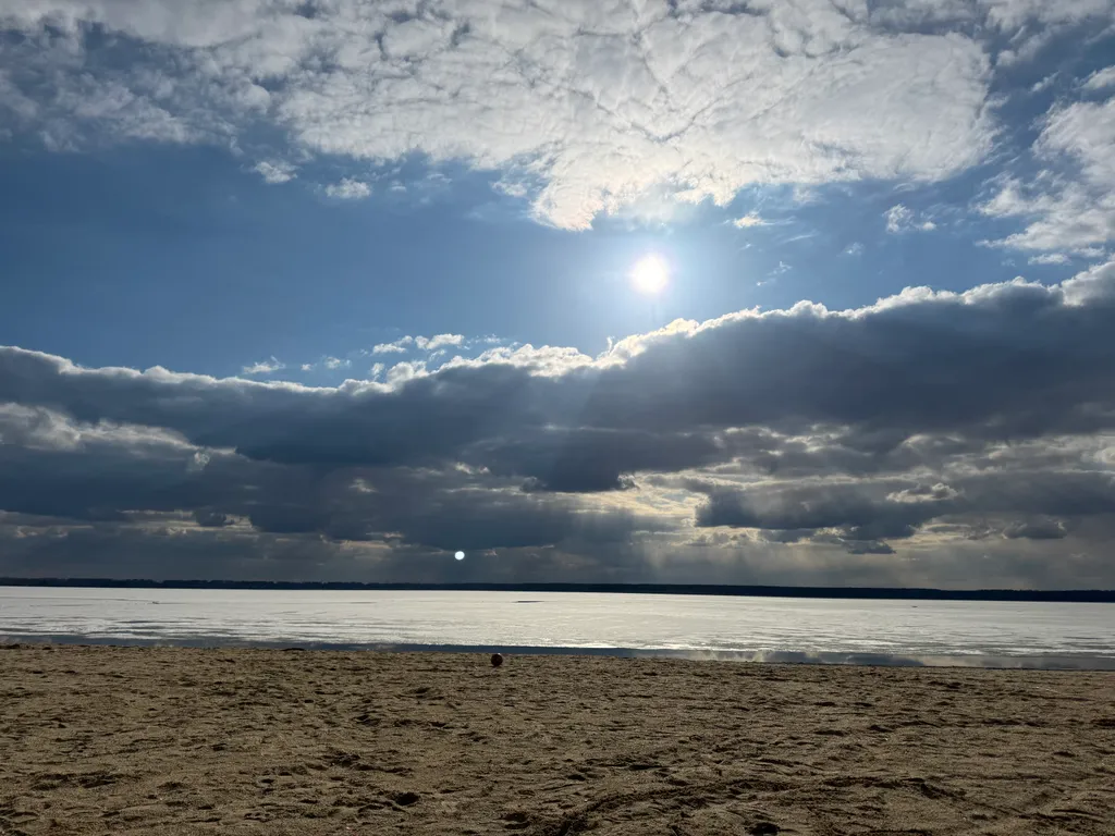 Коттедж у озера