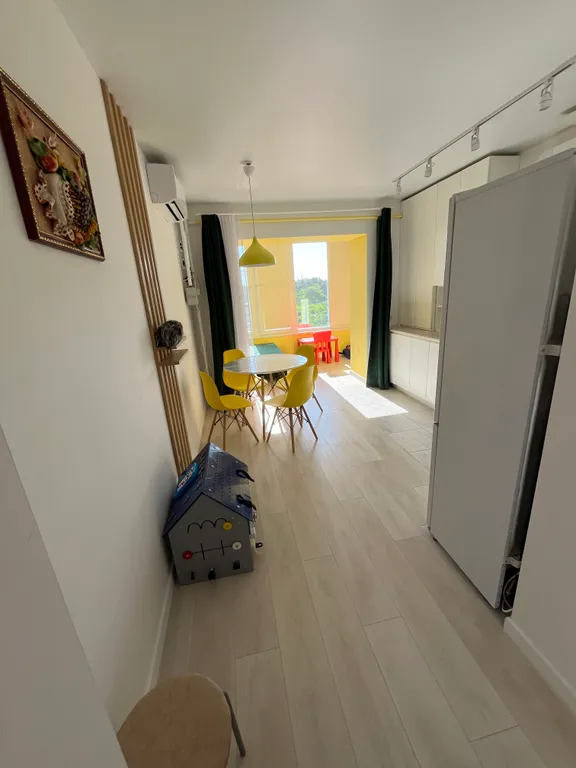 Новая стильная уютная квартира