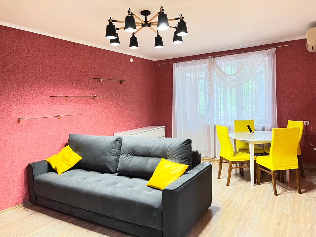 Квартира 3-комнатная Квартира — Евпатория