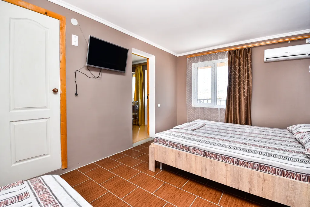 Отличный и приятный номер до трех человек