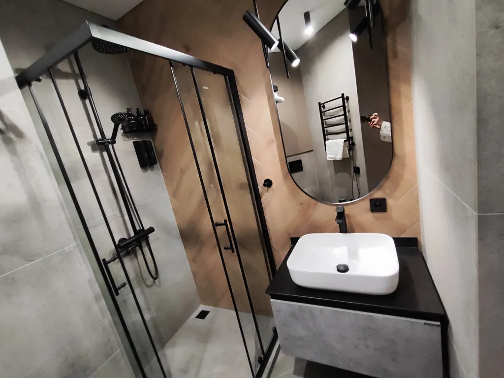 Дизайнерская студия с балконом