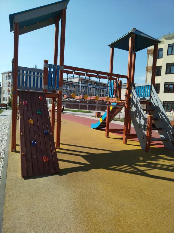 Уютная студия с террасой с видом на горы и бассейны