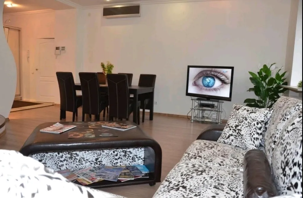 Квартира On two levels with two bathrooms — аренда посуточно в Минск