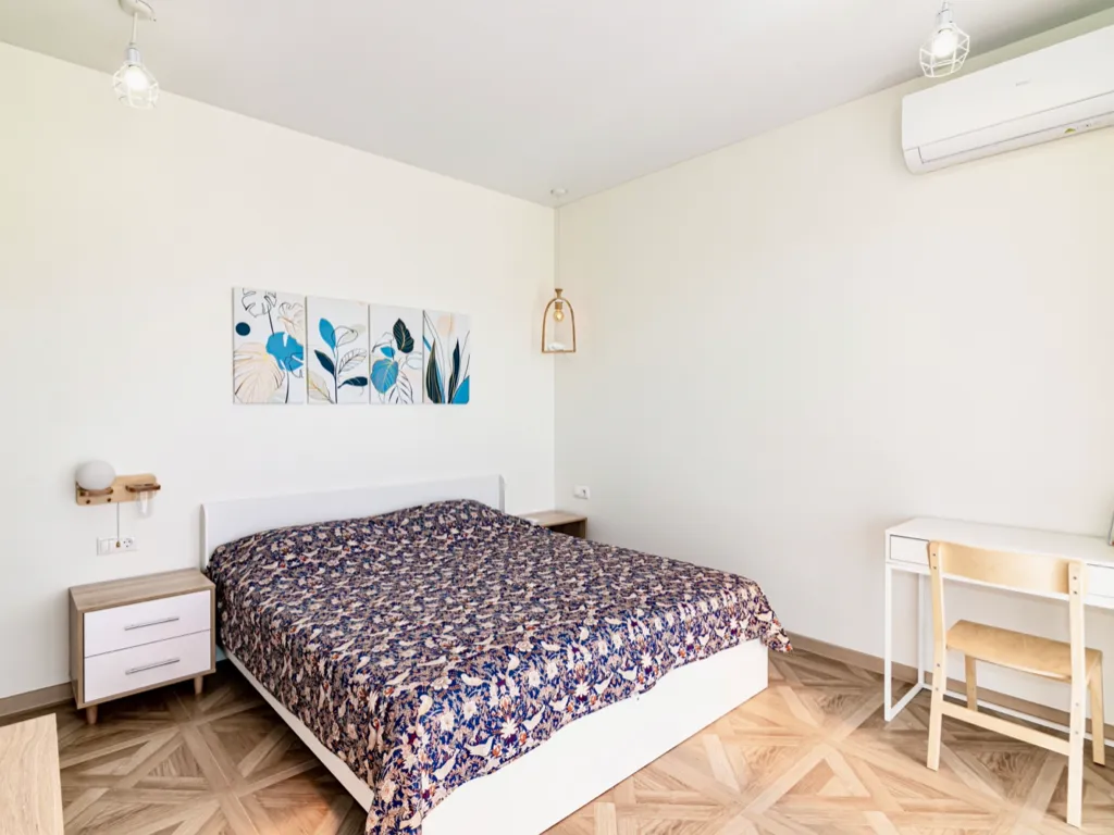 Новый дом с бассейном, сауной и панорамным видом на горы