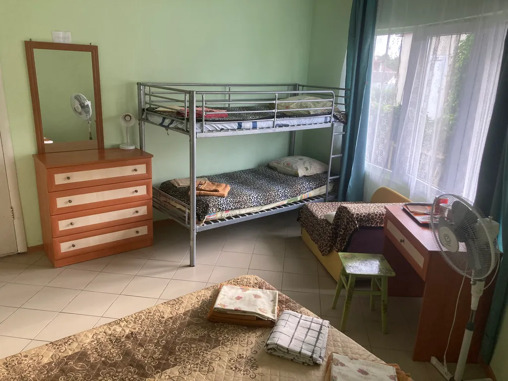 Четырехместный номер с балконом, кондиционером, 2 этаж.