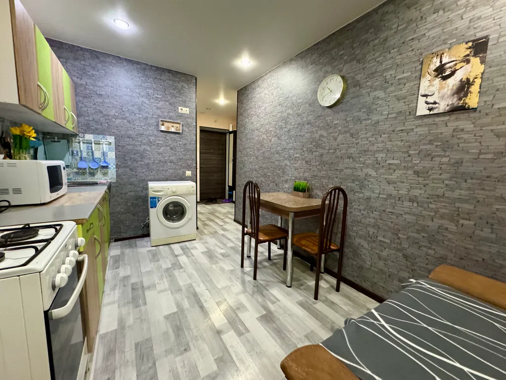 1-км. квартира на 5 спальных мест, рядом река Волга