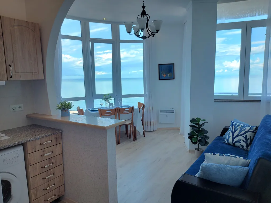 Апартамент с видом на море в центре Батуми