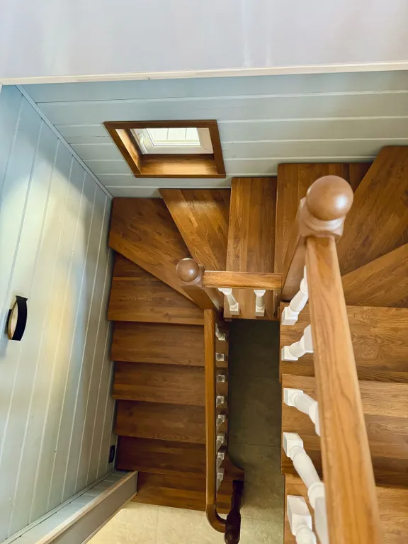 Дом рядом с озером