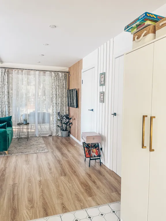 Дом с баней и купелью у леса