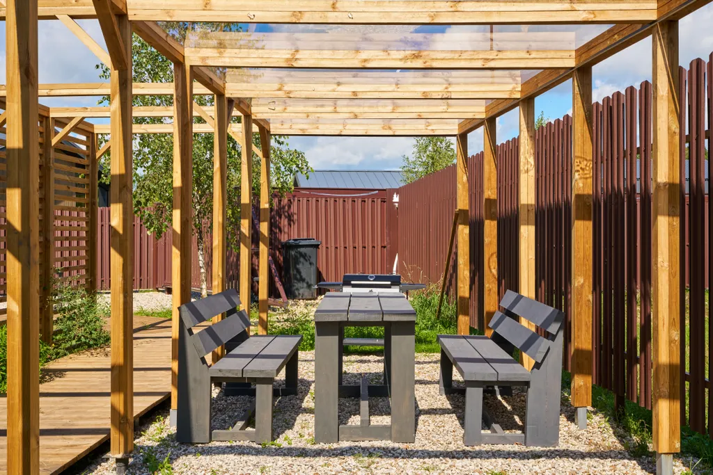 Домик у реки с камином, сауной и чаном