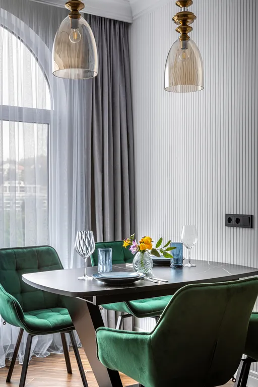 Дизайнерская новая квартира с шикарным видом на Дендропарк