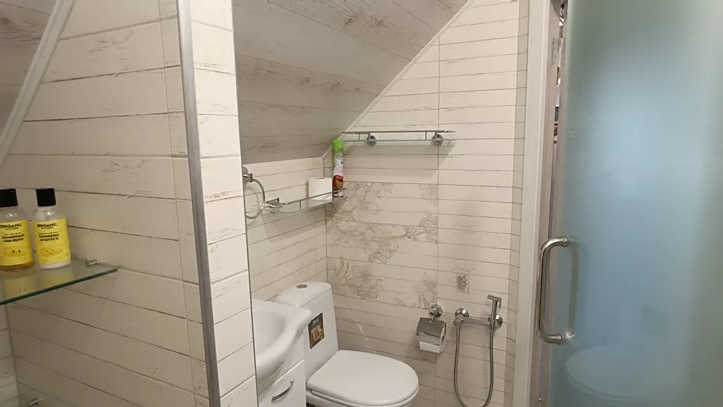 Уютный этаж в доме с видом на горы в 3 км от пляжа Дюрсо