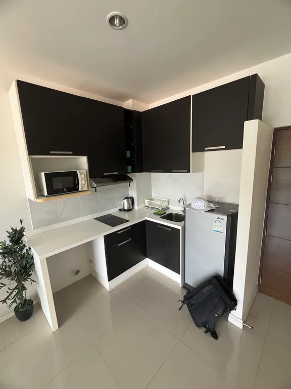 Стильная студия на последнем этаже с потрясающим видом на горы