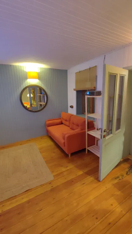 Уютный домик с баней на территории Тихого пруда