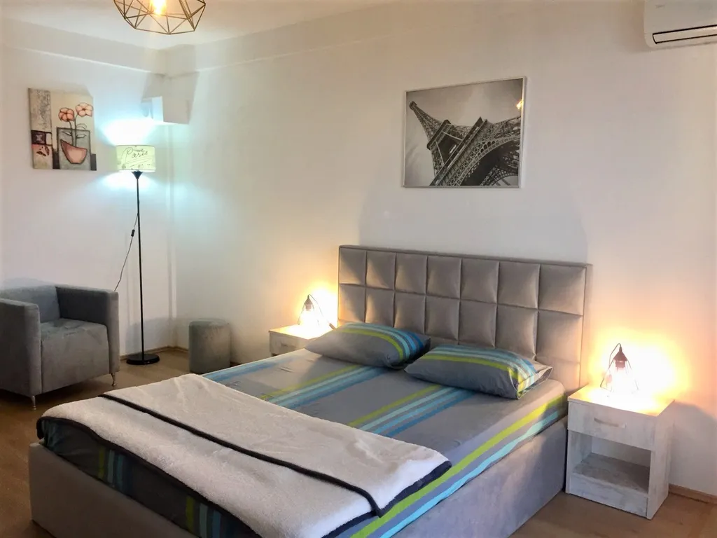 Апартаменты Париж с отдельной спальней и видом на море