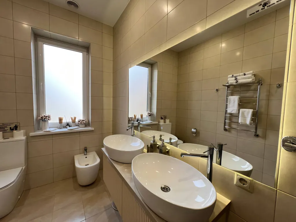 Дом в лесу с теплым бассейном и баней