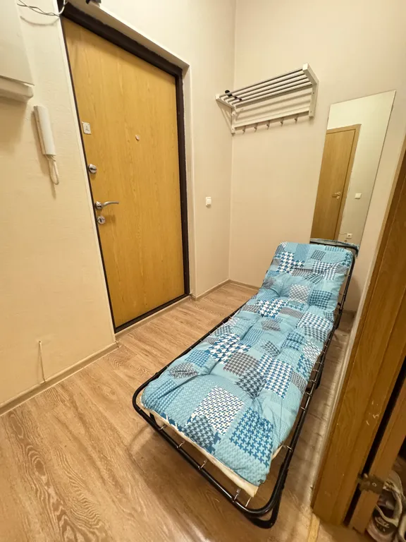 Уютная студия с большой кроватью в спальном районе