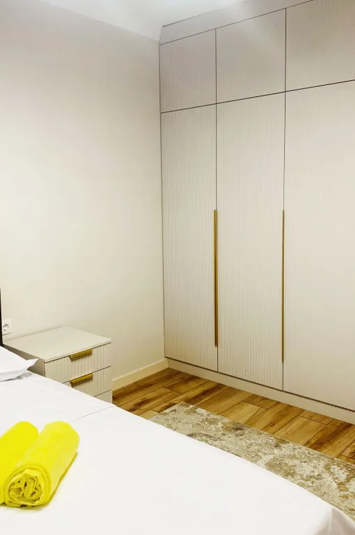 2 комнатная люкс квартира в центре на жк Ауезов