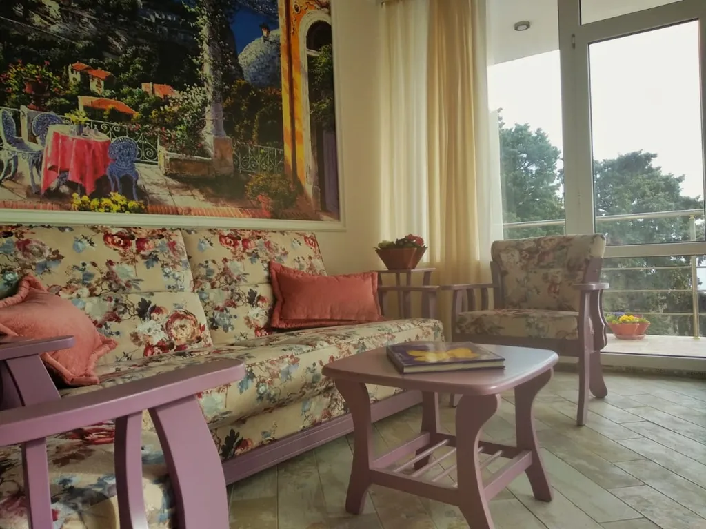 Люкс с видом на море и отдельной спальней 302