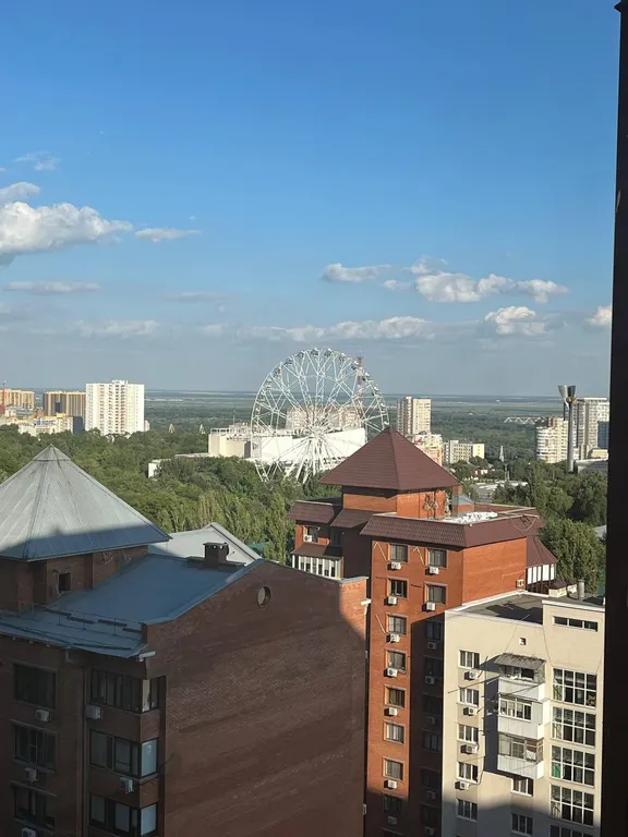 Квартира Квартира Стильная просторная студия с видом на театральную площадь — Ростов-на-Дону