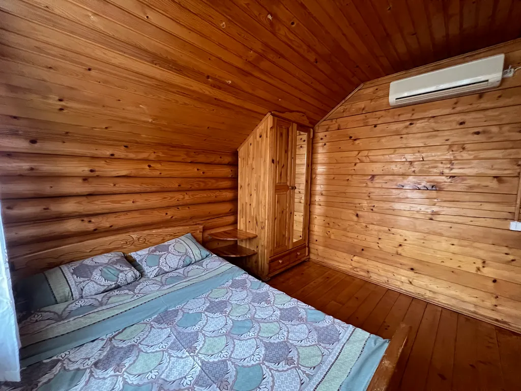 Сруб в Ялте c бассейном и сауной