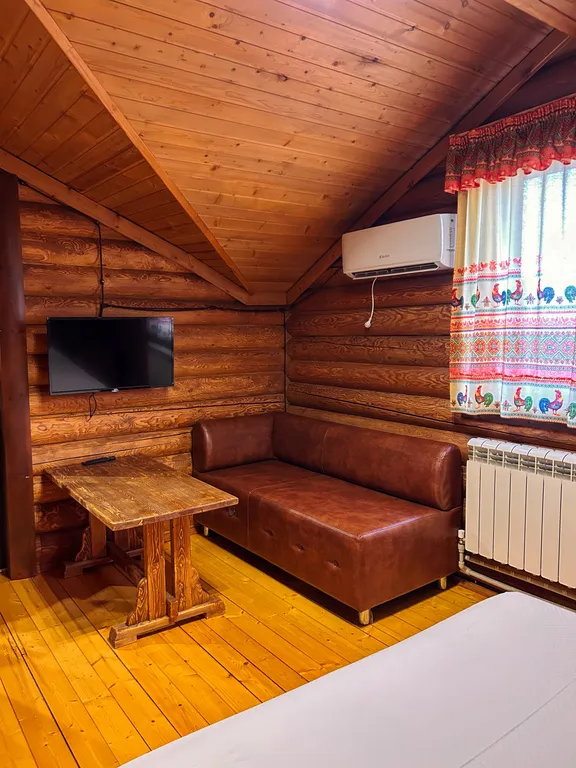 Коттедж с тремя спальнями, русской баней и бассейном