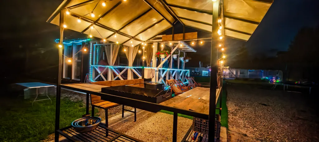 Домик с бассейном ААГ