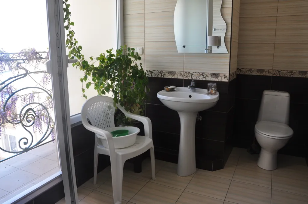 Просторная квартира в верандой и видом на море