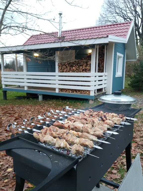 Домик у самого озера