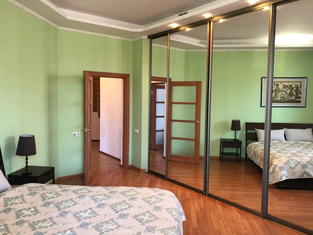 Квартира с эркером и видом на парк Эспланада