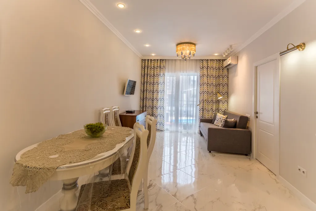 У моря, вид на бассейн