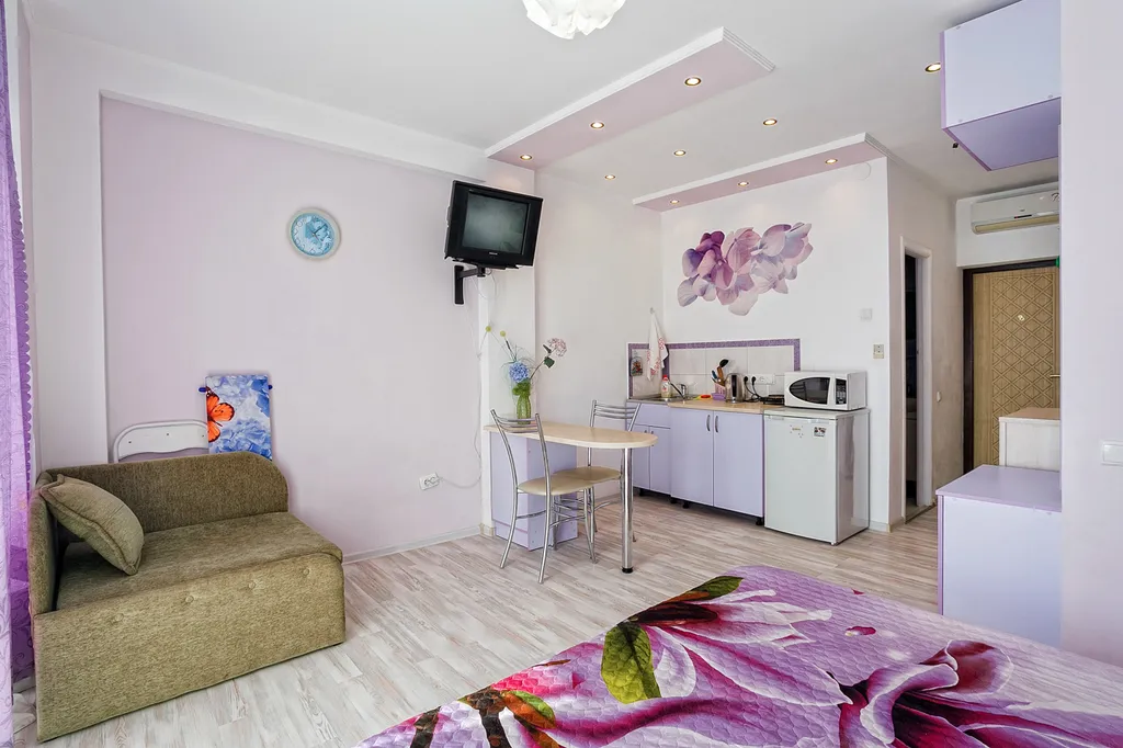 Видовая Квартира-студия на троих в Мисхоре с балконом у моря