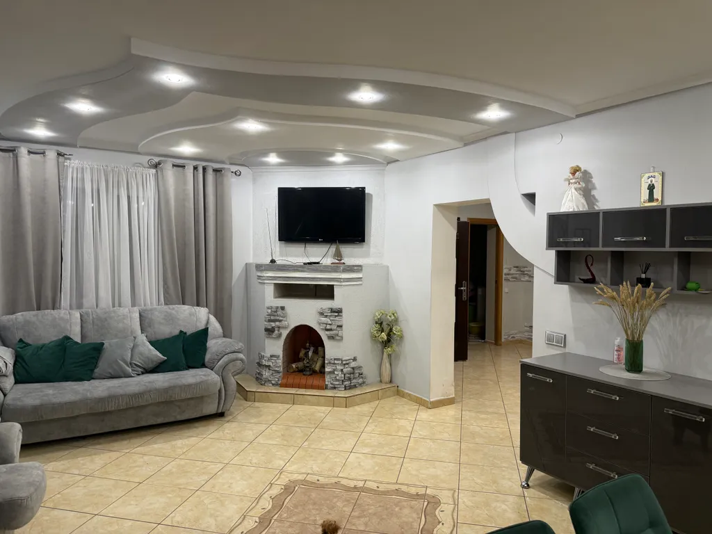 Уютный коттедж в черте города