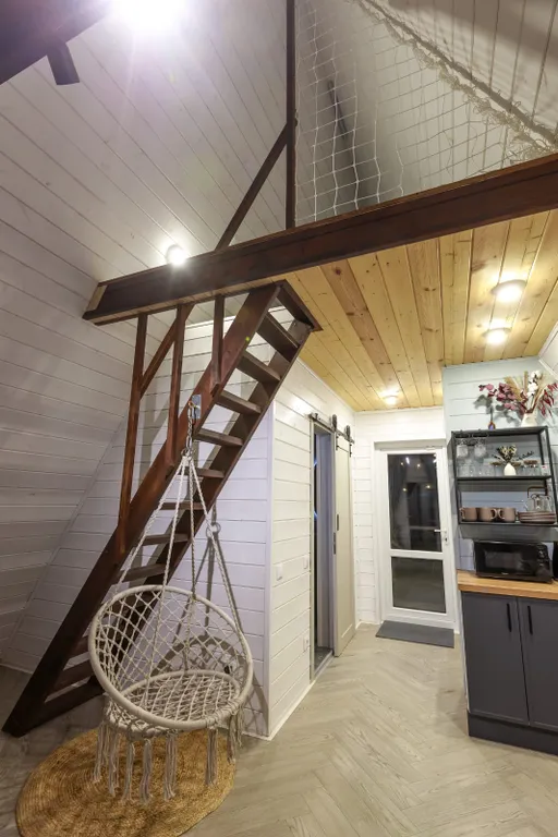 Домик у озера