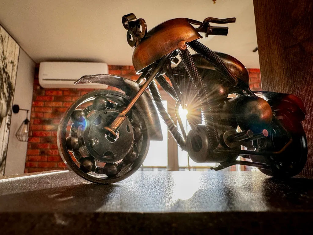 Брутальная студия в стиле лофт, панорамный вид