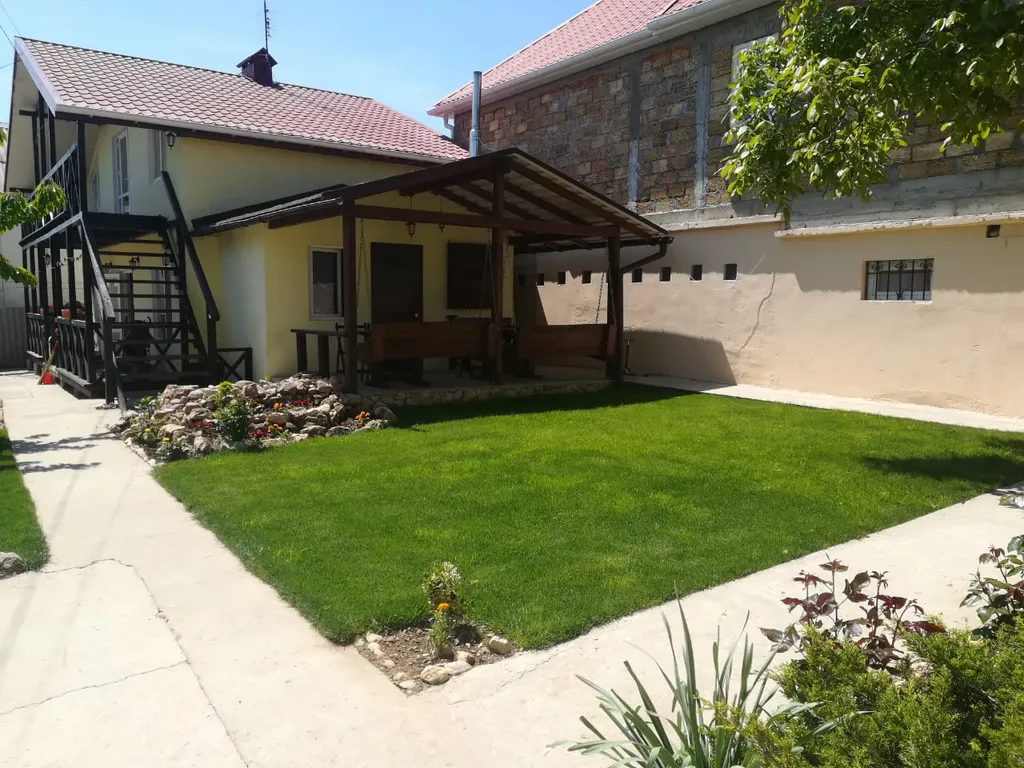 Частный дом (сдается только 2-й этаж)