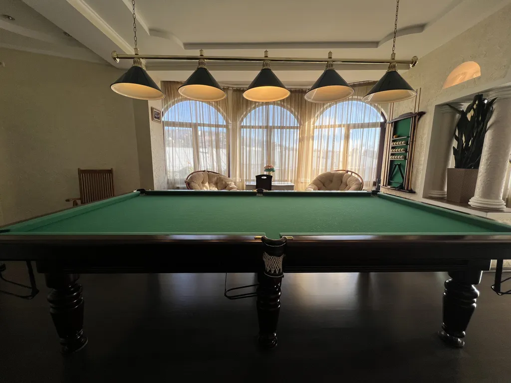 Дом в 5 минутах от набережной Ялты с бассейном и сауной