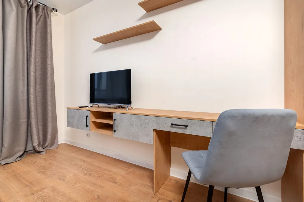 Студия у аллеи фонтанов и парка